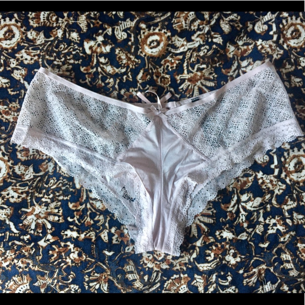 pale/light pink panties